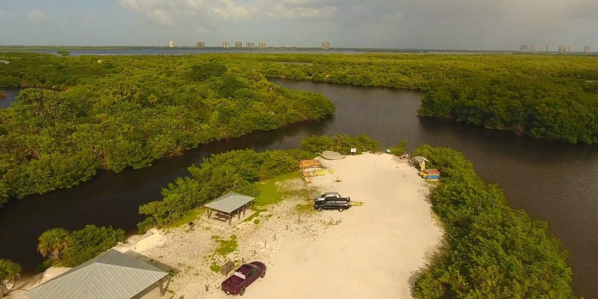 5 Things You Should Pack for a Canoe or Kayak Trip in Lovers Key State Park